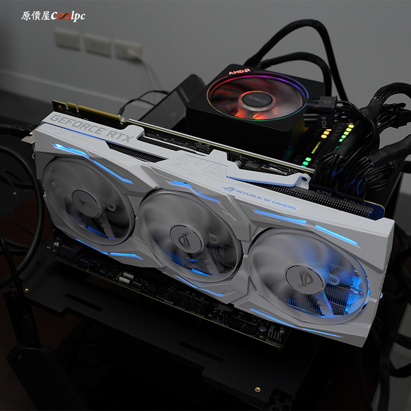 開箱】雪姬國度、贏光遊戲！華碩ROG STRIX RTX2080ti White 限量雪白