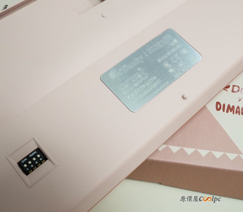 開箱】讓我如癡如醉的！Ducky One2 Pro 迪夢奇獨家合作《愛麗絲夢遊