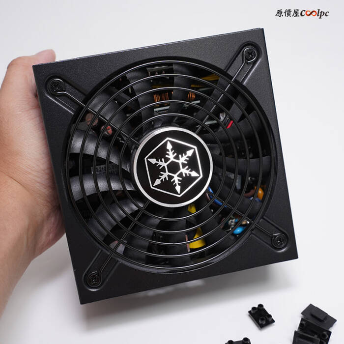 SilverStone SFXシリーズ SFX-L規格700W電源 奥行13cm フルモジュラー